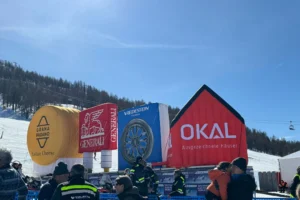 Sestriere, Coppa del Mondo di Sci, un allestimento non solo di gonfiabili.